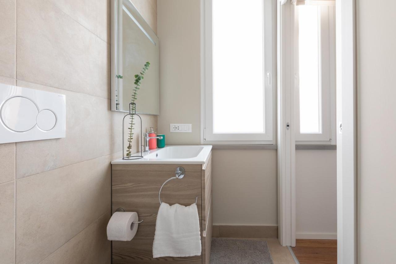 Top Floor Apt With Rooftop Terrace Near St. Peter Рим Екстериор снимка