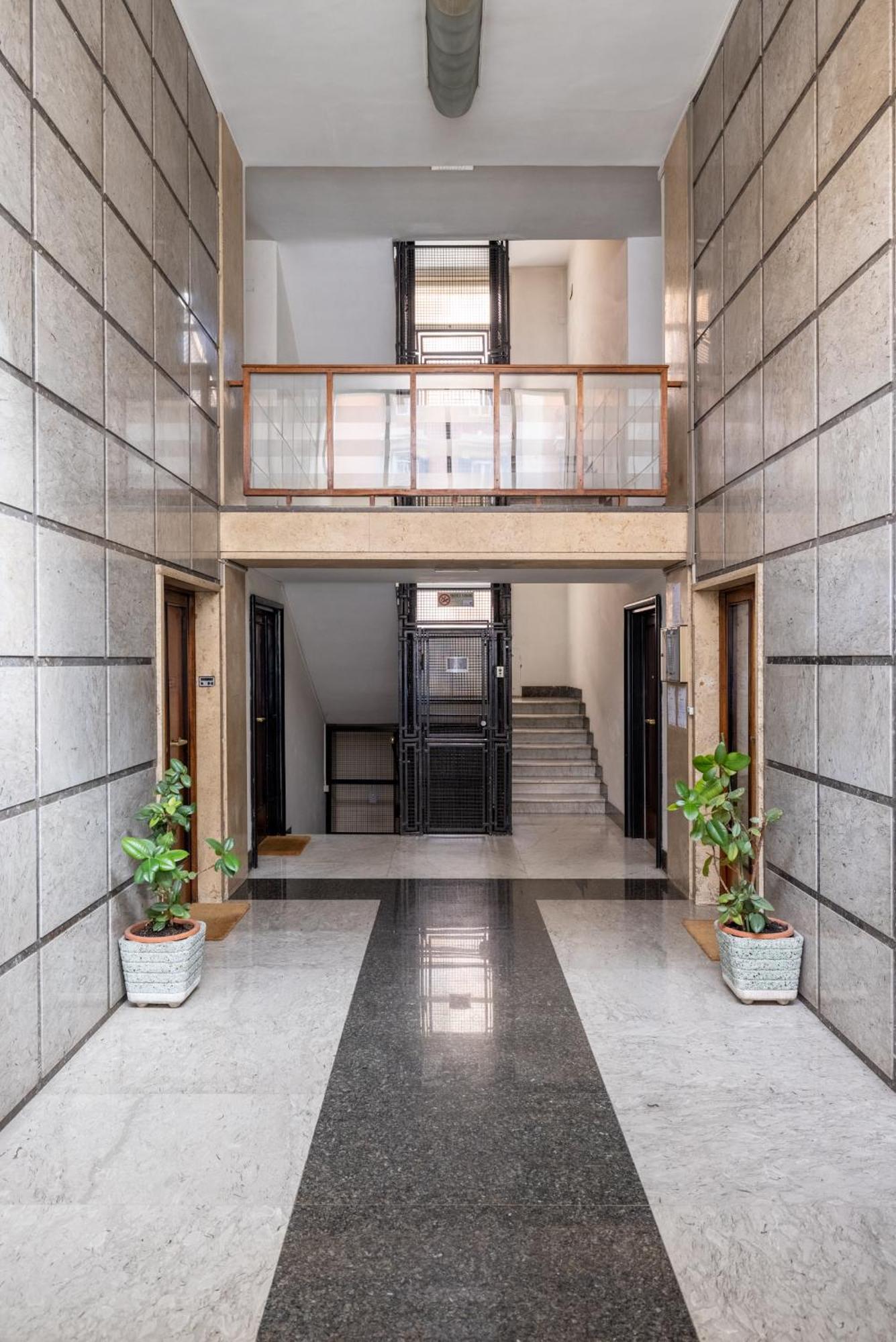 Top Floor Apt With Rooftop Terrace Near St. Peter Рим Екстериор снимка